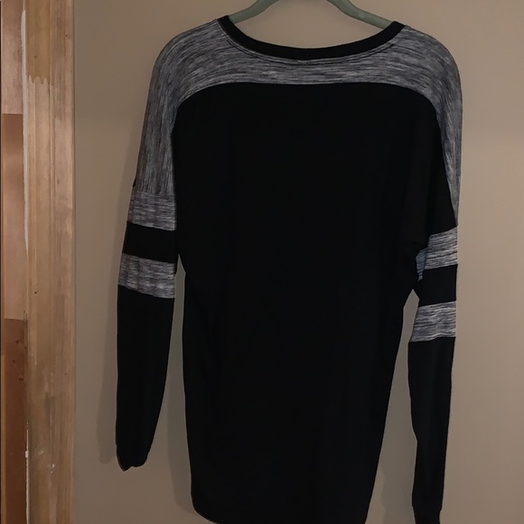 Victors Secret PINK long sleeve - Picture 2 of 2